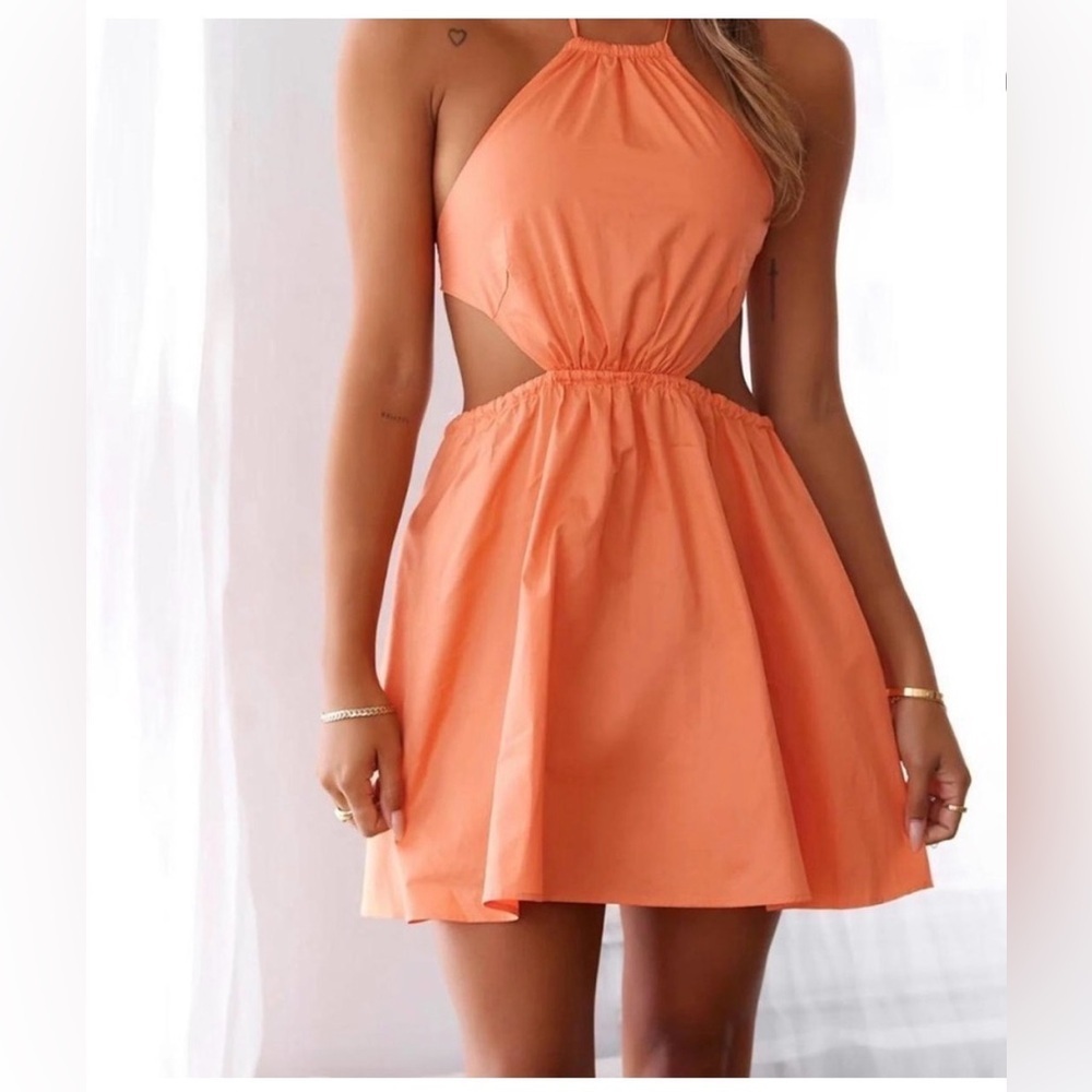 3/$30☀️ Hello Molly Cut Out Orange Halter Dress